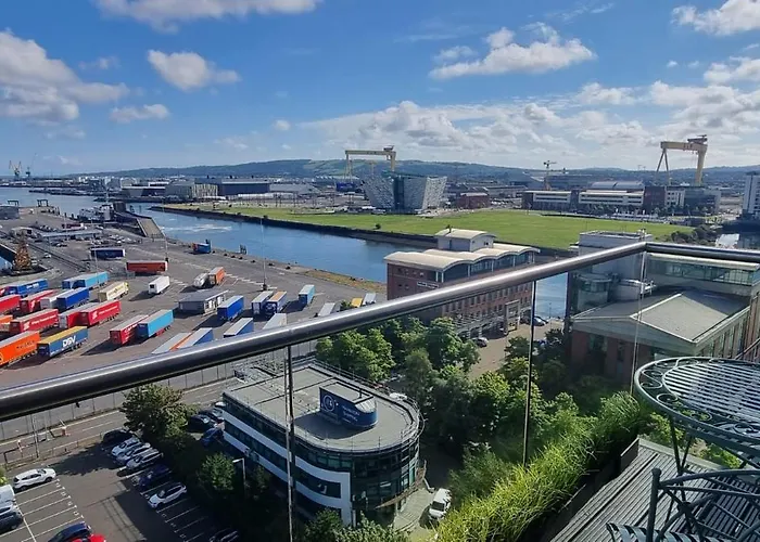 Sailortown Stays - 4 Star Luxury Apartment