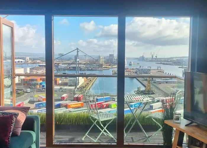 Sailortown Stays - 4 Star Luxury Apartment